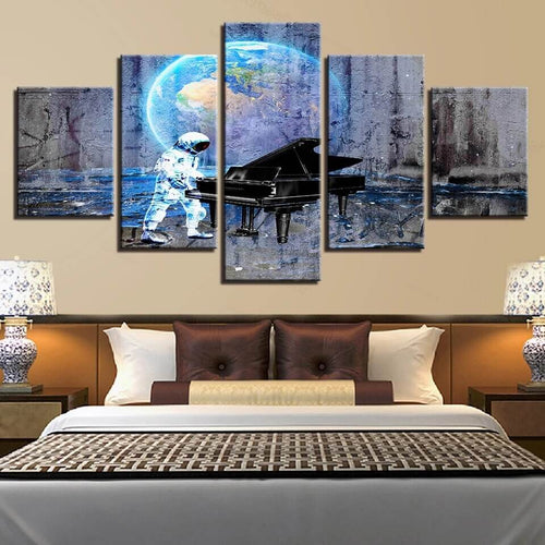 Astronaut ved pianoet | 5 deler